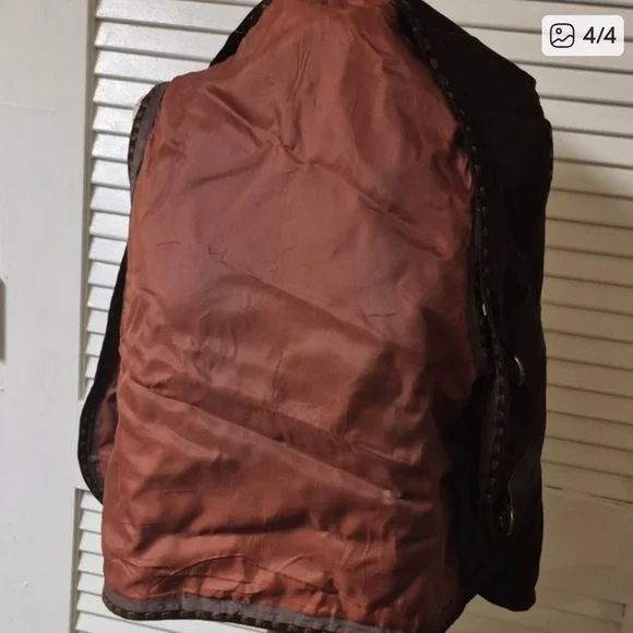 Brown Leather Vest with Toggle Closures - Picture 4 of 4